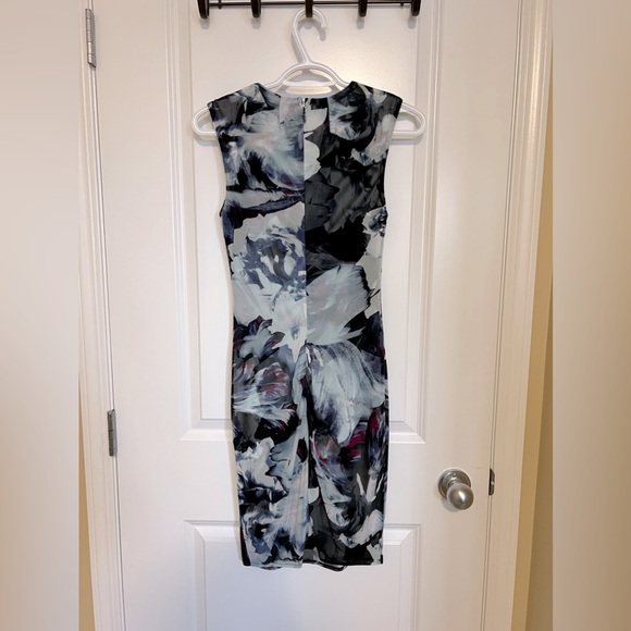 Le Chateau Blue Floral Chiffon Dress - Picture 2 of 3